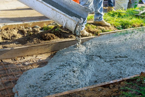 Driveway Concrete Pouring in Bowling Green