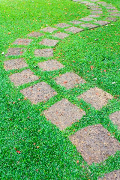 Backyard Pathway Construction in Bowling Green
